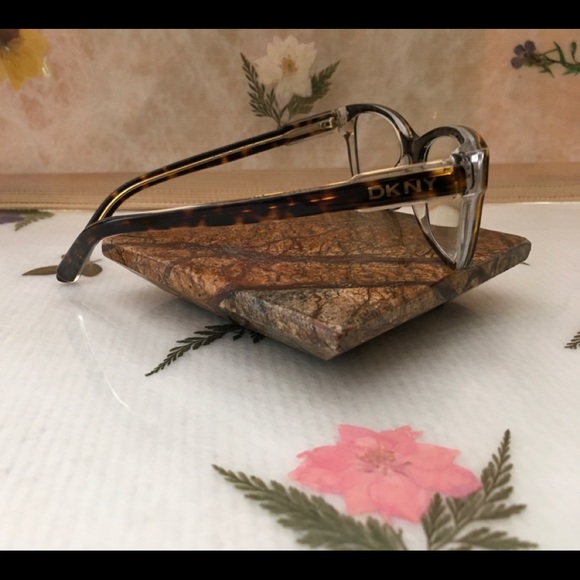 DKNY DESIGNER GLASSES - Picture 3 of 7
